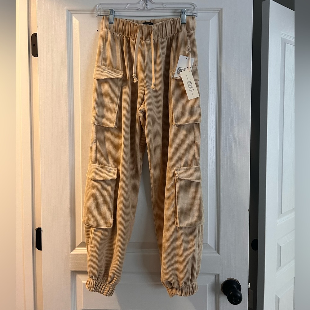 Forever 21 tan joggers. Never worn!